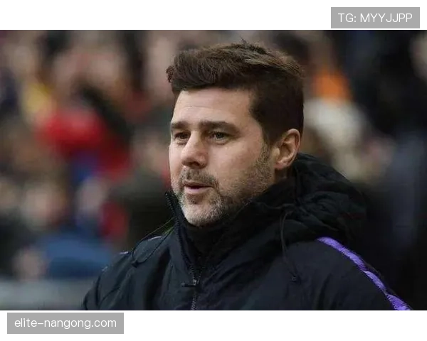 孙兴慜训练完直接去超市买打折菜，这自律和节俭我真绷不住了